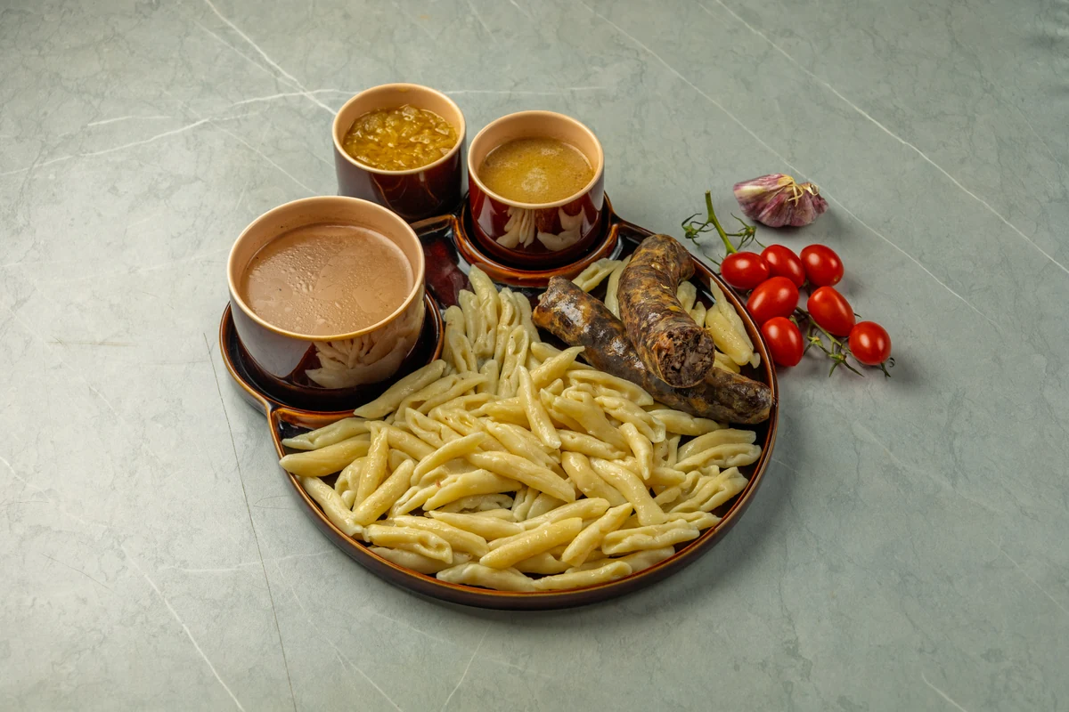 Галушки с сушеной колбасой